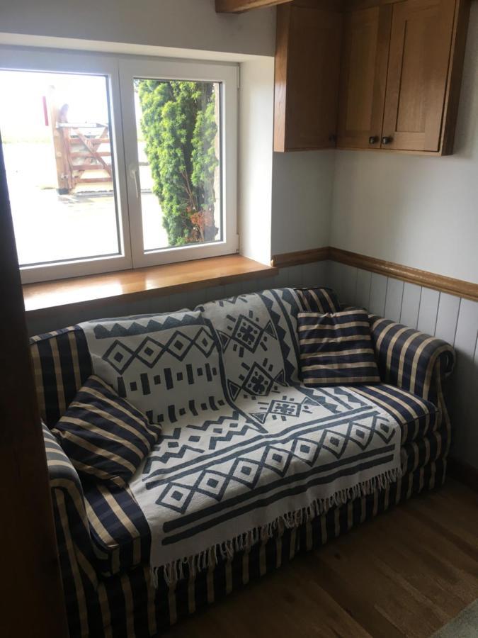 Hirel Rose By The Sea - Beach Front Sea Views מראה חיצוני תמונה